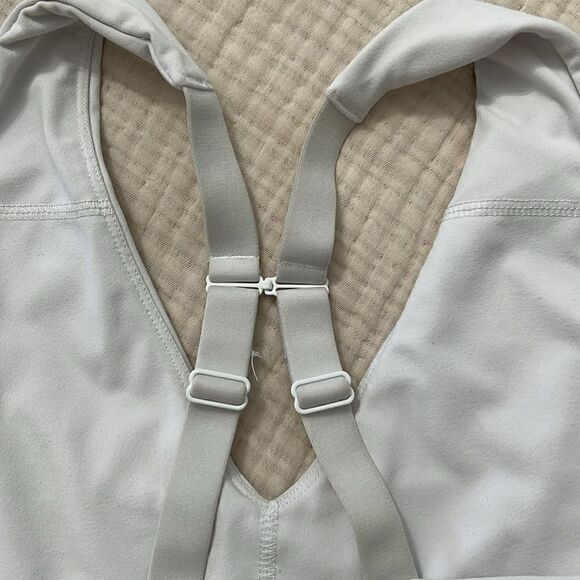 Fabletics All Day Every Day Low Impact Adjustable Sports Bra size size XL - Picture 5 of 5